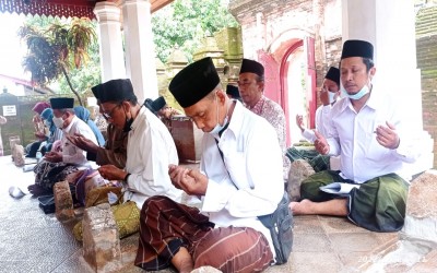 Jelang PPDB, Keluarga Besar MA Walisongo Ziarah ke Mantingan dan Kajen